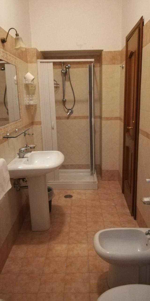 Hotel Universo Fiuggi Esterno foto